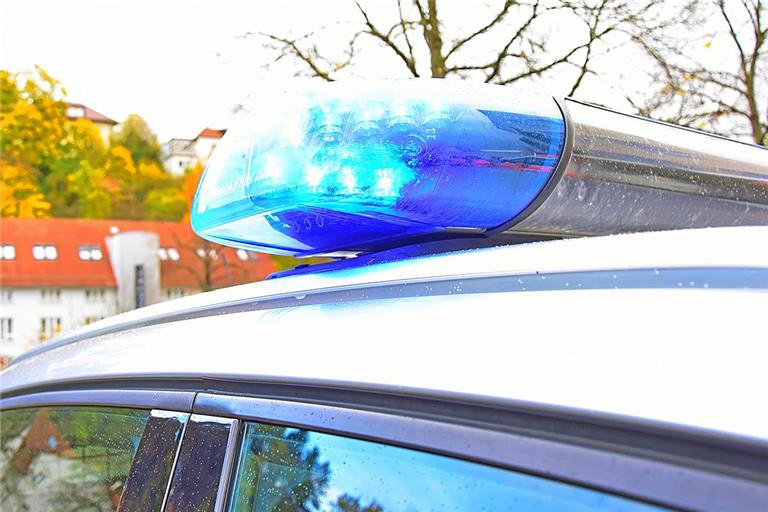 Laut Polizeiangaben hat eine 40-Jährige die rote Ampel übersehen. Symbolfoto: Tobias Sellmaier