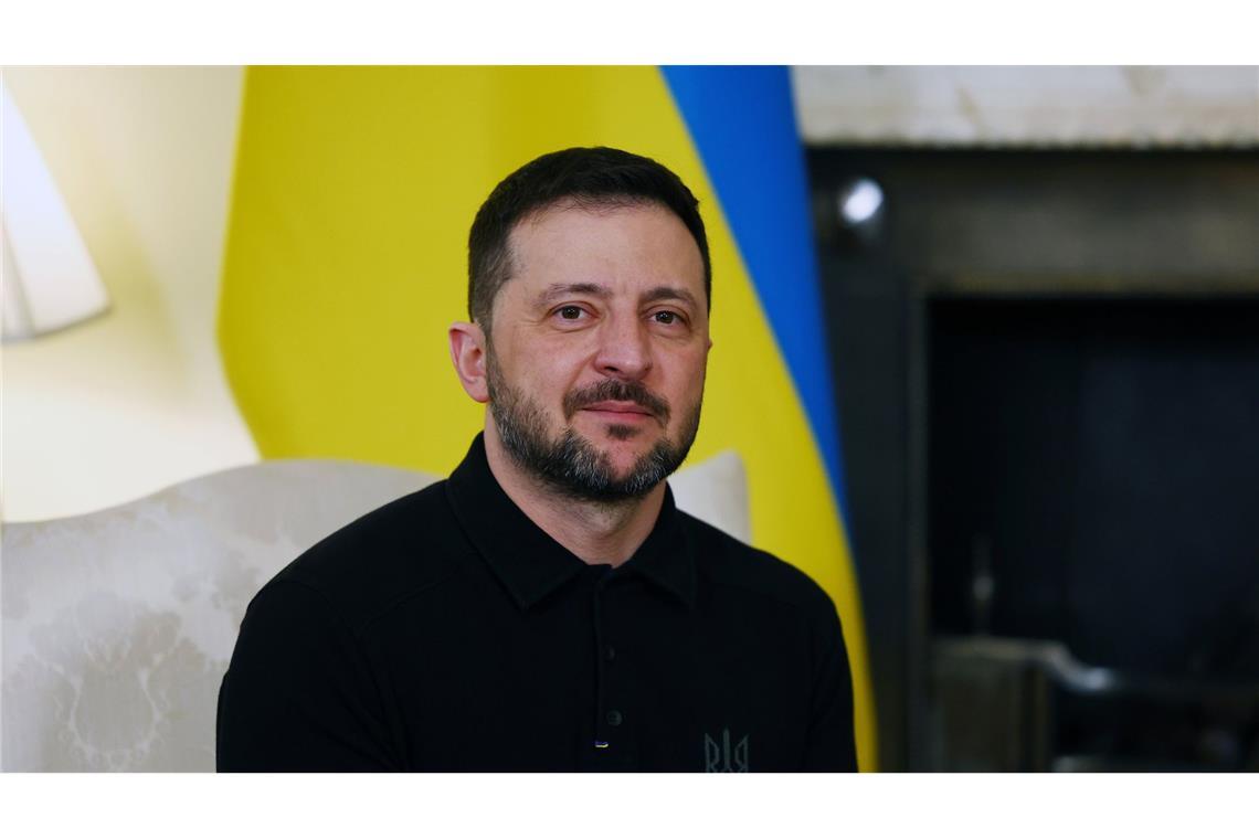 Selenskyj: Ukraine bereit zu umfassendem Waffenstillstand Laut Selenskyj sei die Ukraine bereit zu einem umfassenden Waffenstillstand.