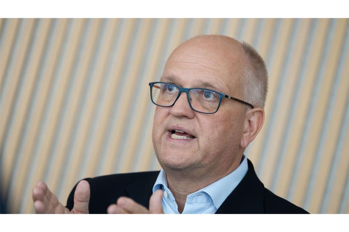 LBBW-Chef Rainer Neske rechnet mit der deutschen Langsamkeit ab und fordert eine Rückbesinnung auf Leistung und Innovation.