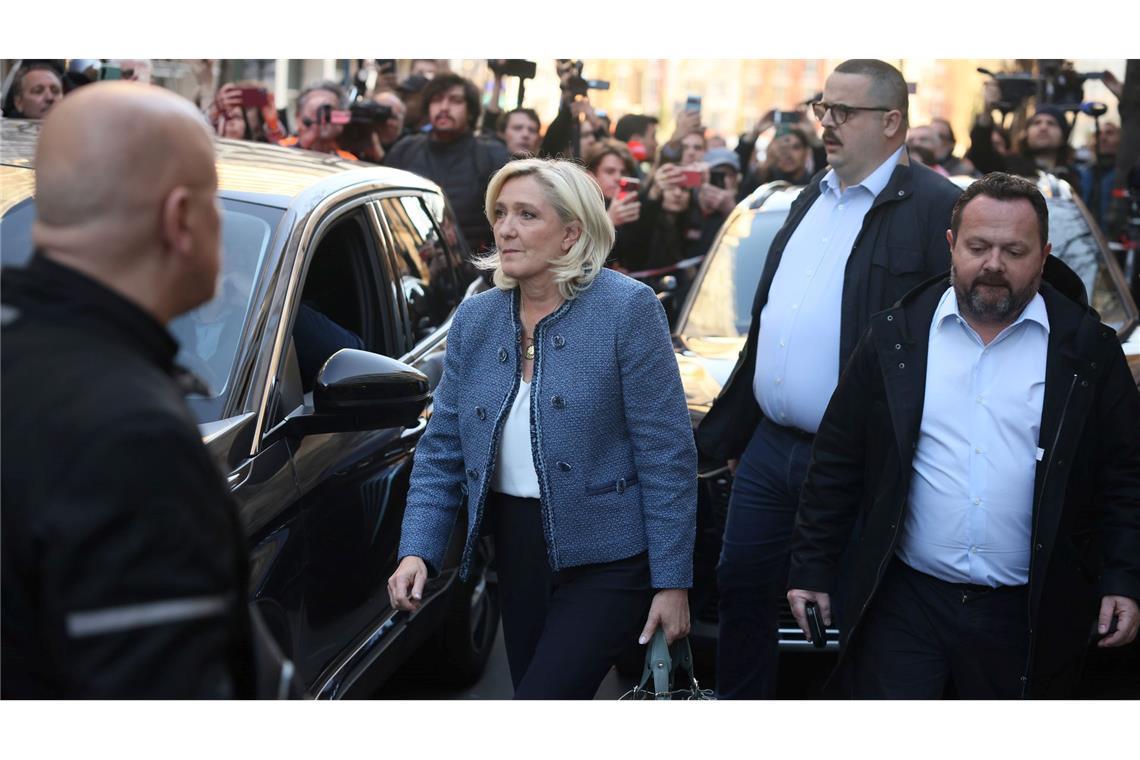 Nach Urteil gegen Le Pen: Proteste in Paris geplant Le Pen will auf einer Protestkundgebung in Paris am Sonntag zu Tausenden Anhängern reden. (Archivbild)