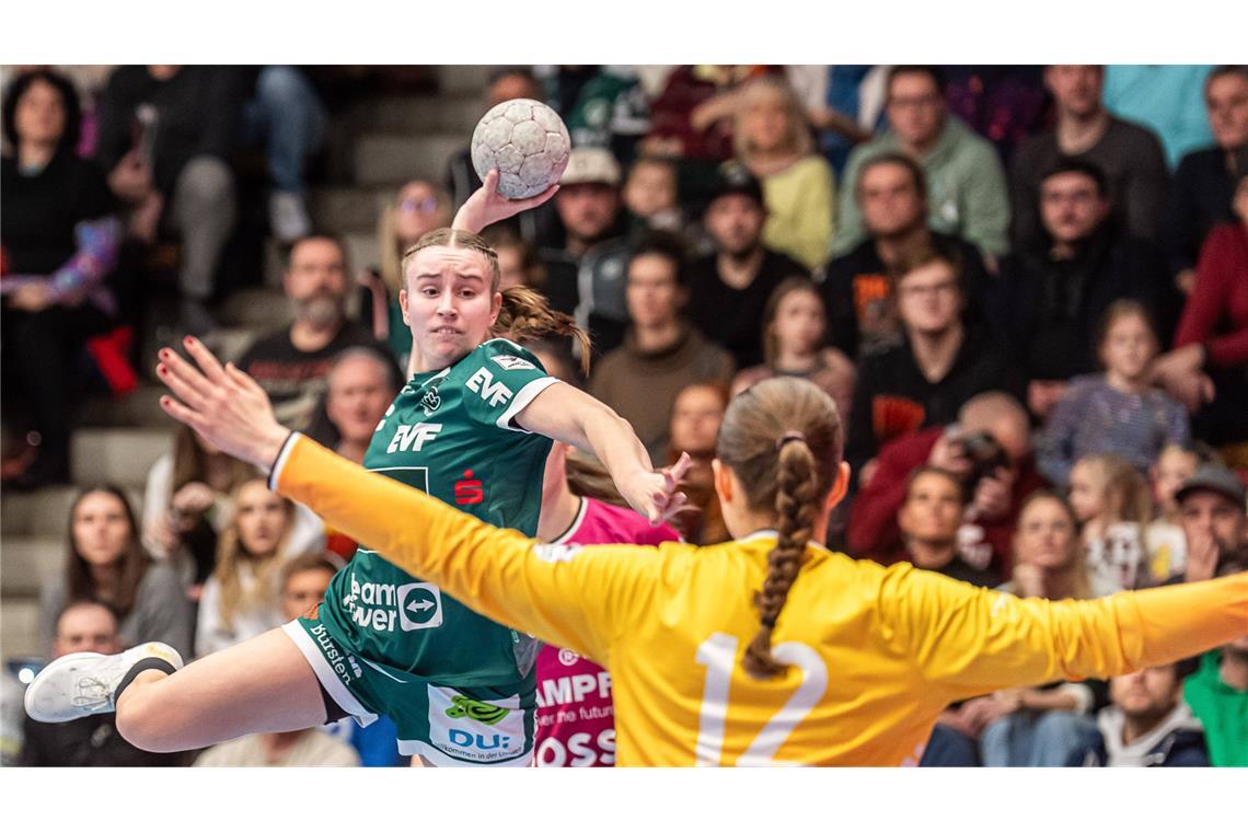 Lea Watzel  warf vier Tore für Frisch Auf.