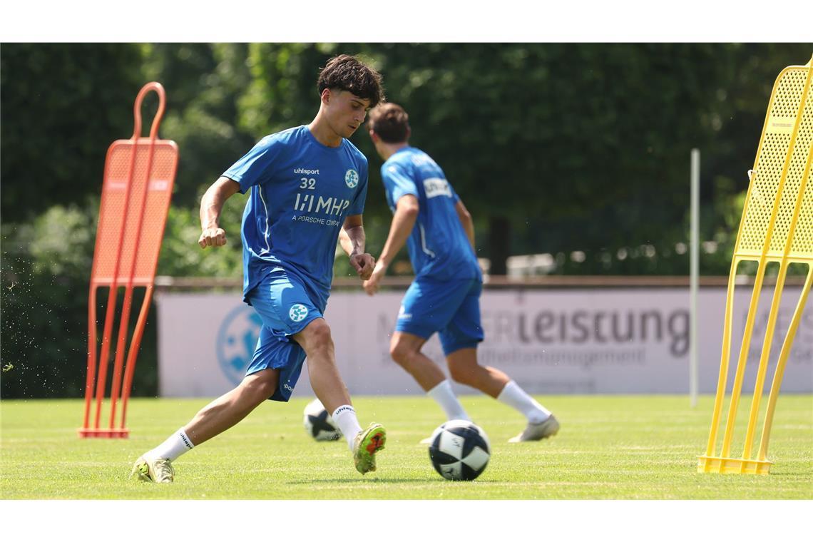 So lief der Trainingsstart bei den Blauen – das sind die Bilder
