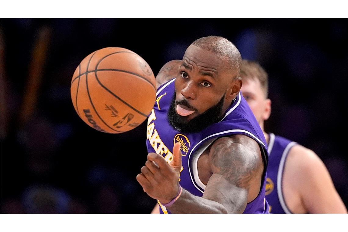 LeBron greift zu: Lakers-Star dominiert Rebound gegen die Bucks