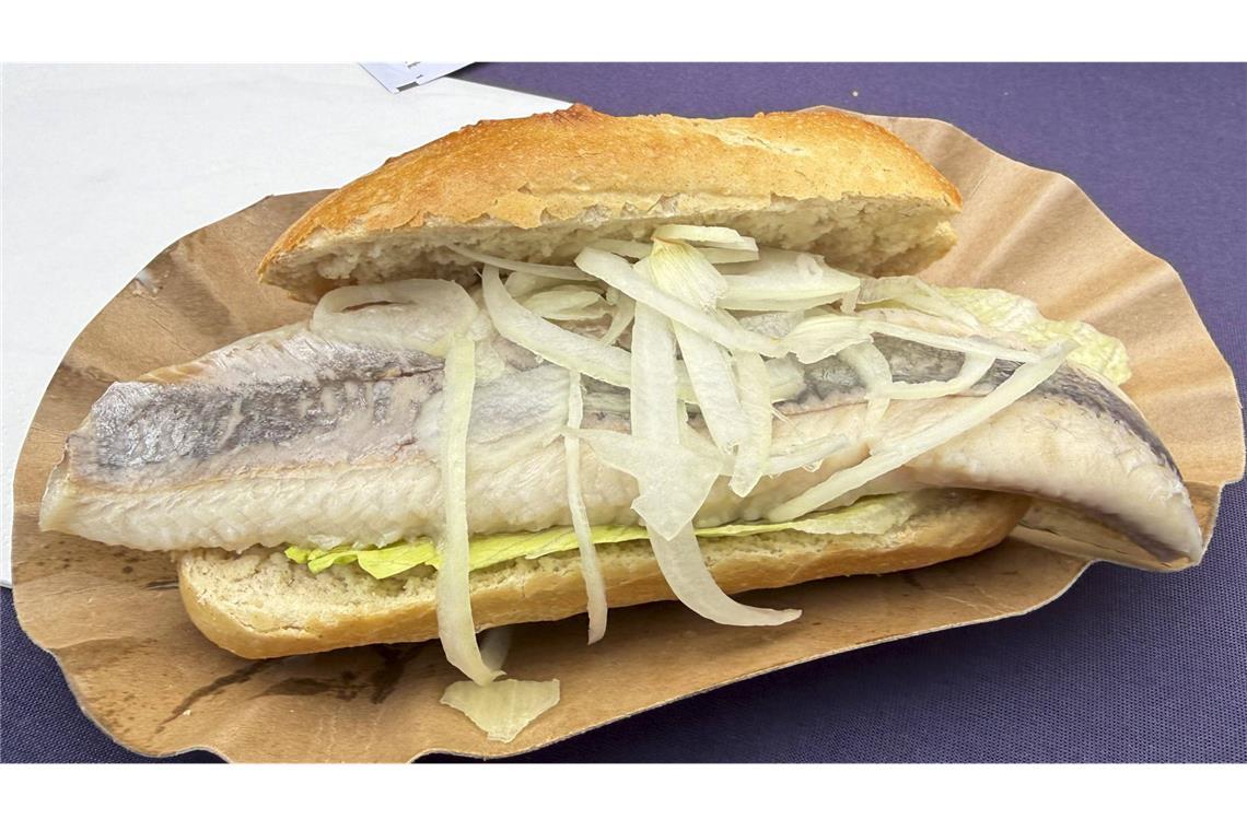 Leckeres Fischbrötchen? Rewe ist nicht der einzige betroffene Händler.