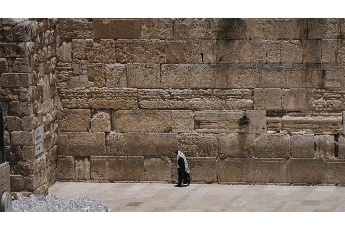 Bilder des Tages Leere herrscht an der Klagemauer in der Jerusalemer Altstadt nach dem Angriff Israels auf den Iran.