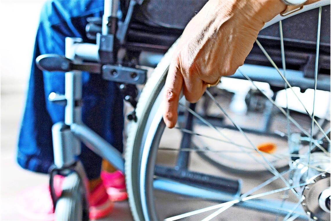 Leistungsbescheide des Sozialamts für Menschen mit Behinderung lassen lange auf sich warten.