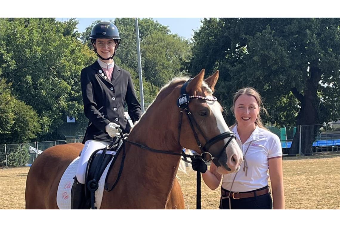 Lena Obermüller (li.) und ihre Trainerin Leah Speier.
