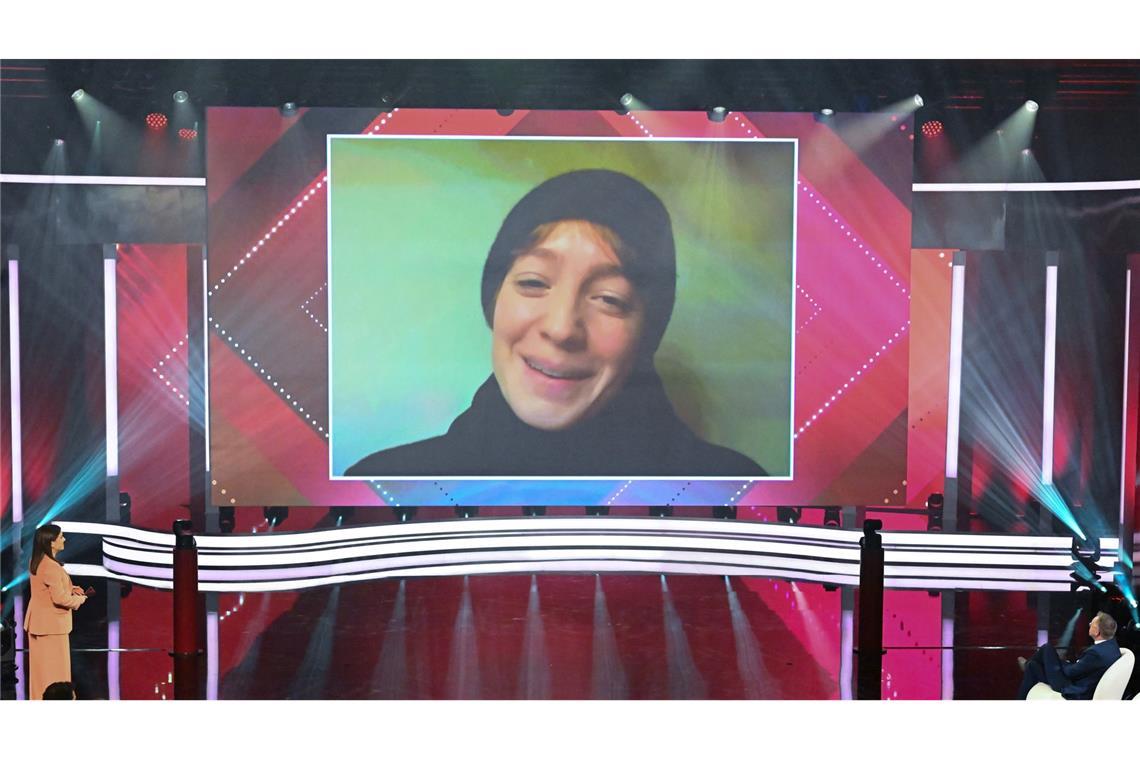 Leonie Benesch kann den Preis als Beste Darstellerin wegen einer Covid-Erkrankung nur virtuell in Empfang nehmen.