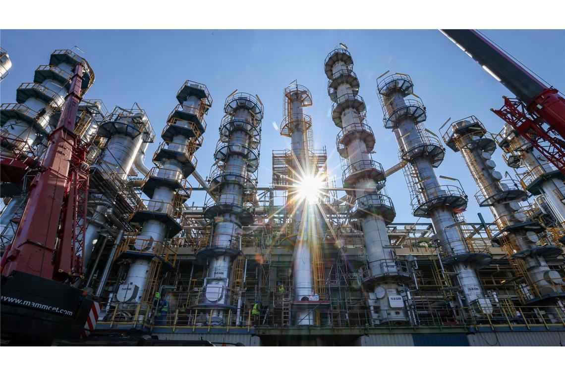 Chemie funkt SOS: Anlagen historisch schlecht ausgelastet