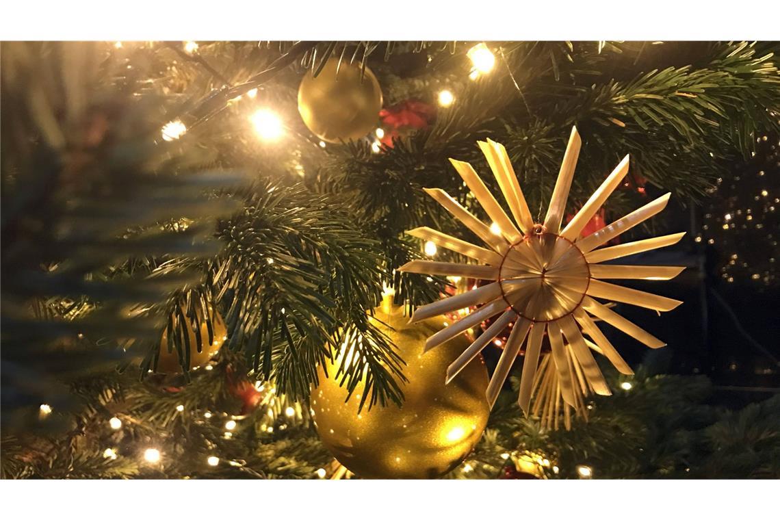 Warum wird erst nach dem Totensonntag geschmückt? Lichterglanz sorgt für weihnachtliche Stimmung daheim.