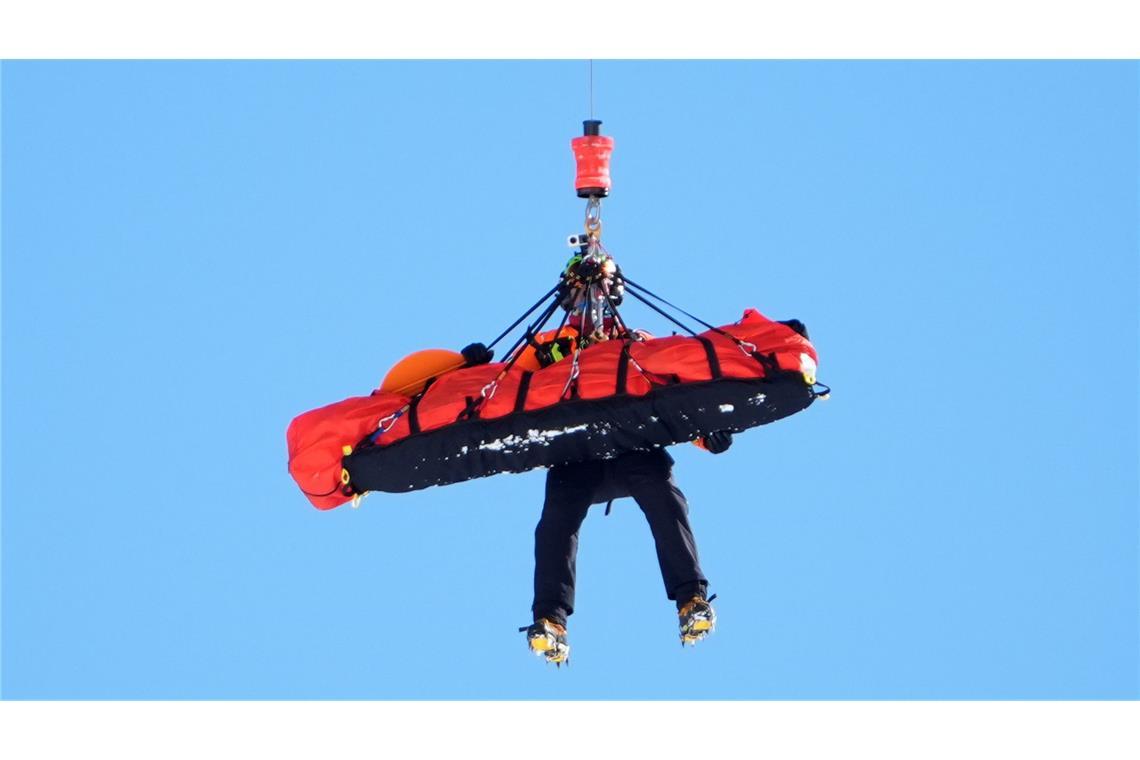 Lindsey Vonn wird nach ihrem Sturz mit dem Hubschrauber abtransportiert. (Archivbild)