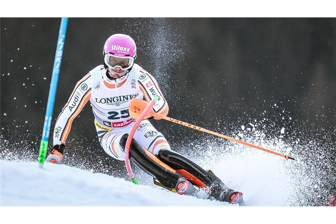 Vom Sofa in die Top Ten: Wilder Ritt für deutsches Ski-Duo Linus Straßer holte im Slalom auf - für eine deutsche Medaille reichte es aber nicht mehr.