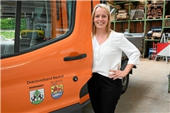 Lisa Schicho bringt Erfahrungen aus verschiedenen Unternehmen mit und ist besonders von der Fachkompetenz ihres neuen Teams beim Zweckverband Bauhof Murrhardt/Sulzbach beeindruckt. Foto: Elisabeth Klaper