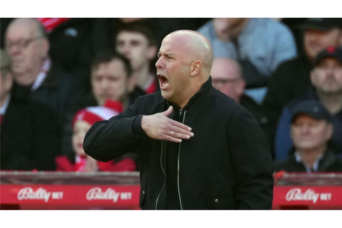 Liverpools Trainer Arne Slot musste kurzfristig auf Florian Wirtz verzichten.