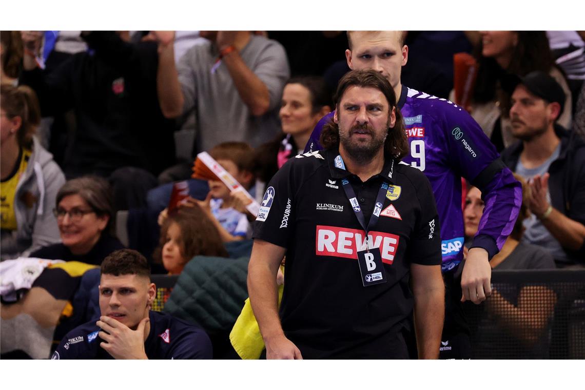 Serie des TVB Stuttgart reißt gegen Rhein-Neckar Löwen Löwen-Trainer Sebastian Hinze feierte mit seinem Team einen verdienten Sieg.
