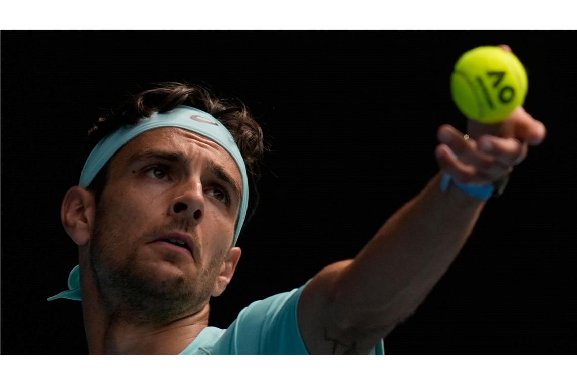 Lorenzo Musetti wurde gegen Novak Djokovic von einer Verletzung gestoppt.