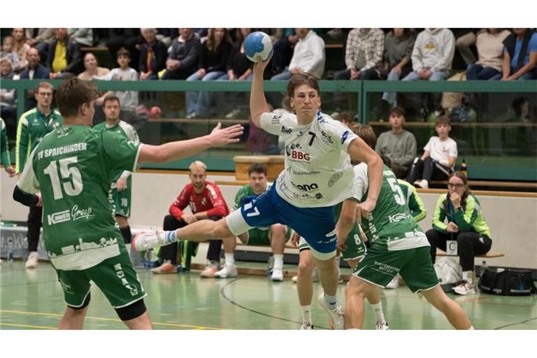 Lowis Englert überzeugt mit der HSG Böblingen/Sindelfingen im Topspiel gegen den TV Spaichingen.
