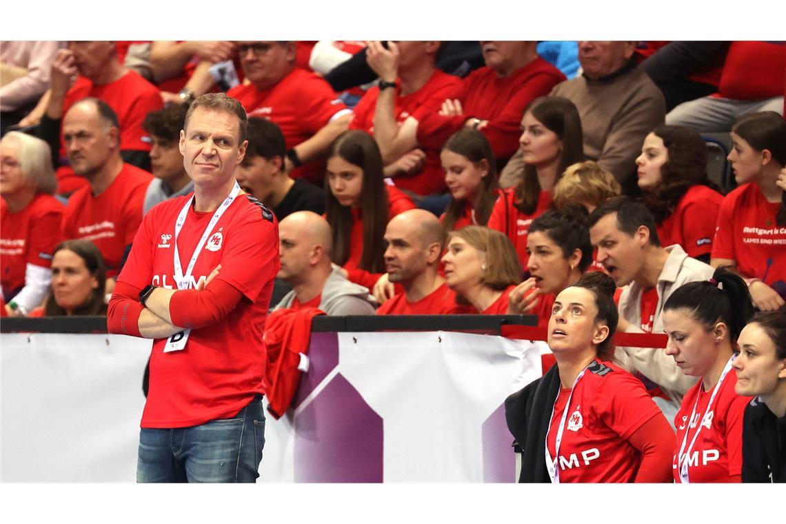 Pokalsieg als vorgezogenes Abschiedsgeschenk für Coach Vestergaard Ludwigsburgs Trainer Jakob Vestergaard holt mit seinem Team den DHB-Pokal.