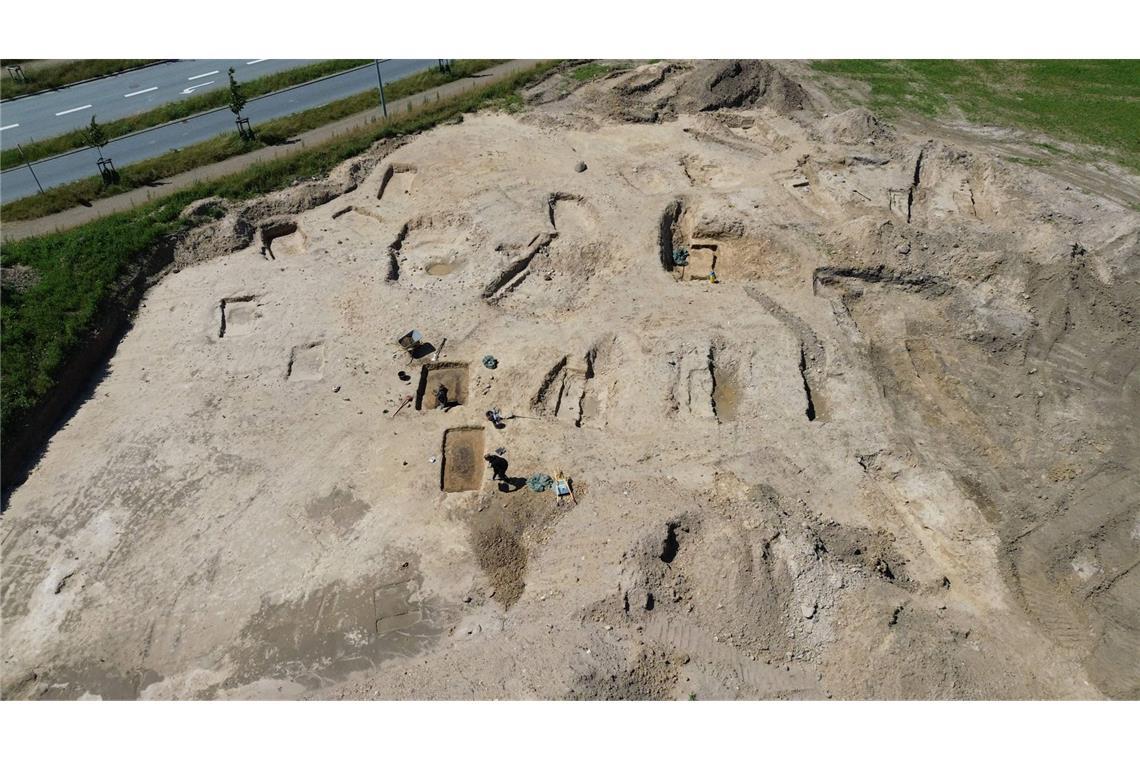 Luftaufnahme der jetzt entdeckten Wikingergräber bei nahe der Stadt Aarhus.
