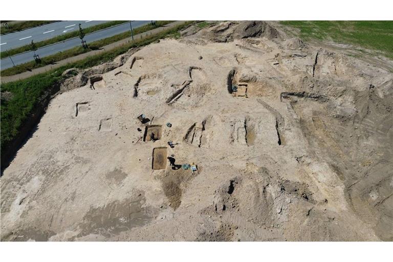 Luftaufnahme der jetzt entdeckten Wikingergräber bei nahe der Stadt Aarhus.