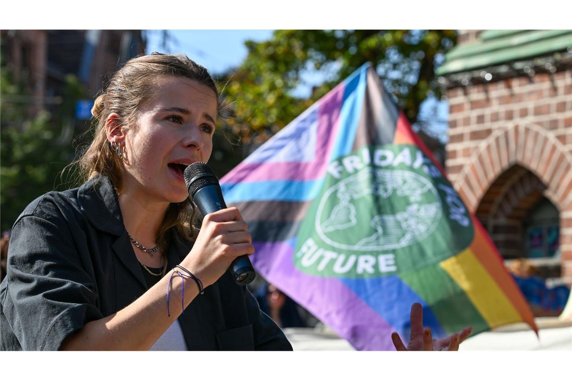 Bilder des Tages Luisa Neubauer spricht beim bundesweiten Klimastreik in Potsdam
