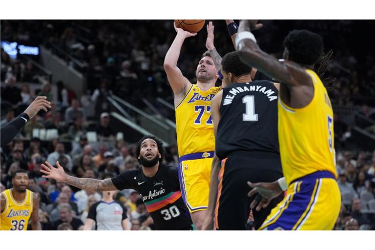 Luka Doncic verlor trotz starker Leistung mit den Los Angeles Lakers gegen San Antonio.