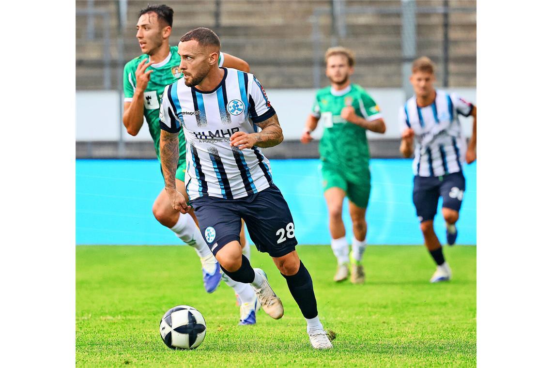 „Basics sind nicht verhandelbar“ Lukas Kiefer: Antreiber und Arbeitsbiene im Kickers-Mittelfeld