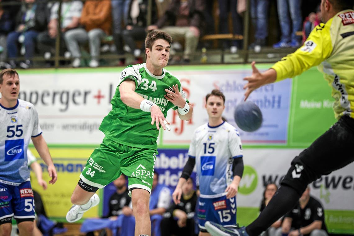 HCOB gegen Pforzheim: Der beste Angriff trifft auf die beste Abwehr Lukas Rauh und der HCOB sind auf einem guten Weg. Erst recht, wenn der Tabellenzweite morgen im Verfolgerduell siegt. Foto: Alexander Becher