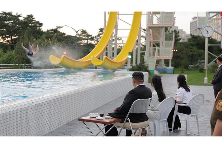 Machthaber Kim Jong Un weiht eine neue Touristenanlage an der nordkoreanischen Ostküste ein.