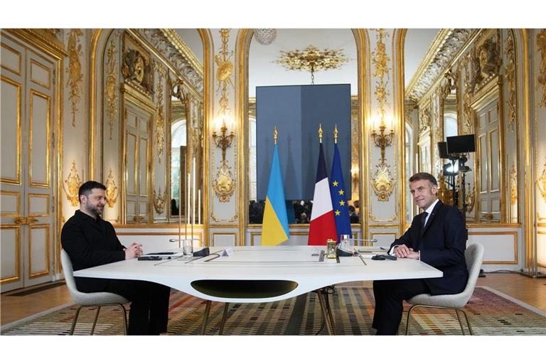 Macron und Selenskyj haben mit Verbündeten über die Gespräche für ein Ende des Krieges in der Ukraine beraten.