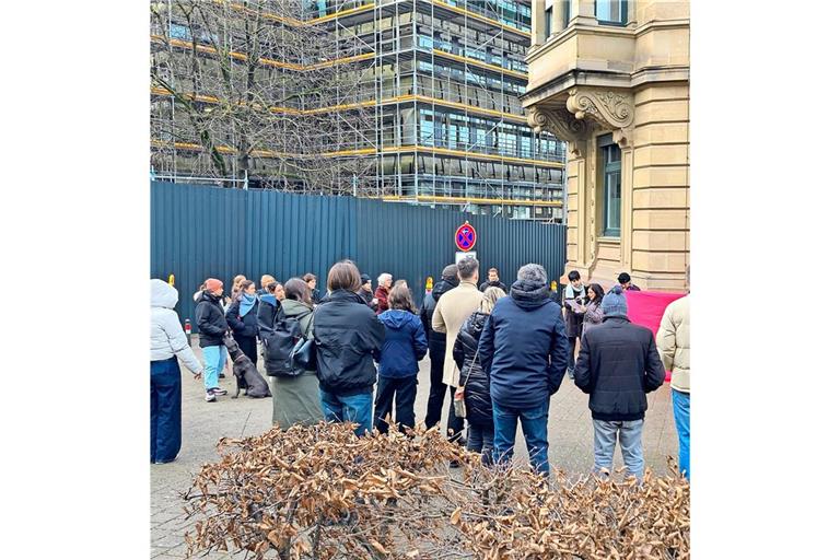 Mahnwache vor dem Landgericht: Der Mord an einer jungen Studentin bewegt viele Menschen.