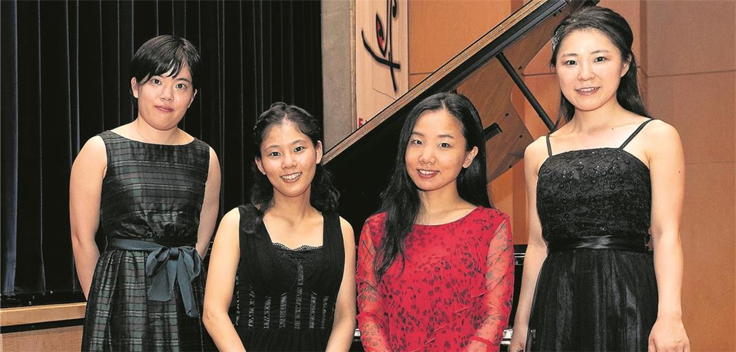 Mako Kodama, Asami Inakagata, Albertina Eunju Song und Miku Arizono (von links) servierten dem Publikum spannende Interpretationen. Foto: J. Fiedler