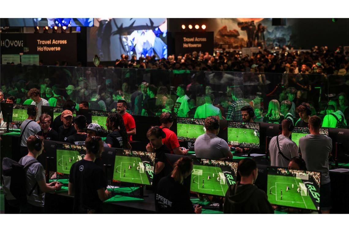 Mal neue Spiele ausprobieren, für Gamescom-Besucher hat das einen großen Reiz.