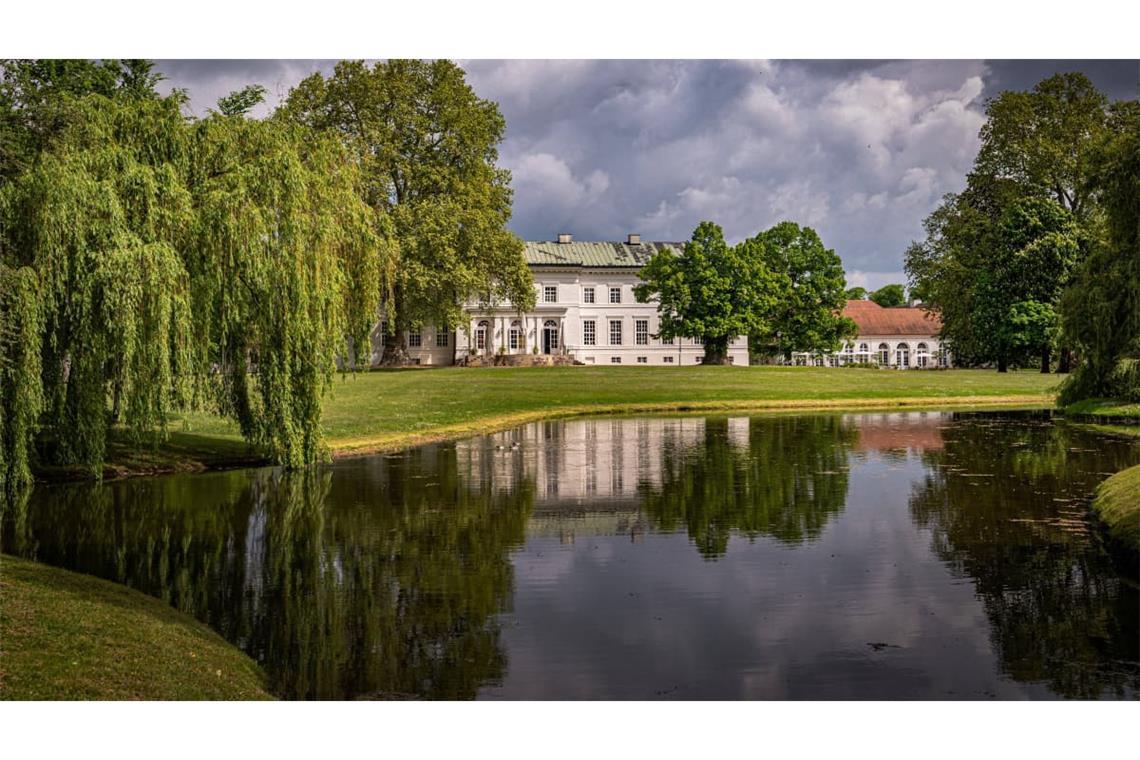 Malerisch-schöne Kulisse für die schwarz-rote Kabinettsklausur: Schloss und Park Neuhardenberg im Landkreis Märkisch-Oderland.