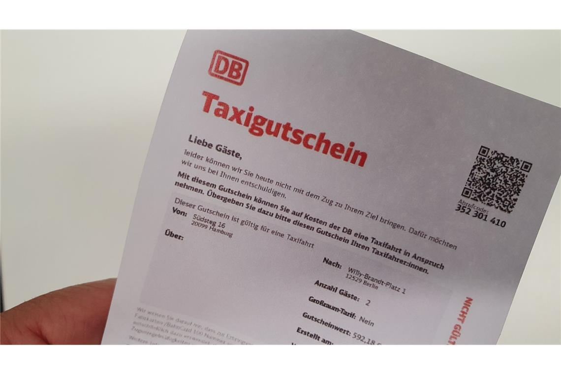 DB gibt Taxigutscheine aus, die Konkurrenz noch nicht Manche Schaffner können solche Gutscheine im Notfall schon ausdrucken, aber nicht alle.