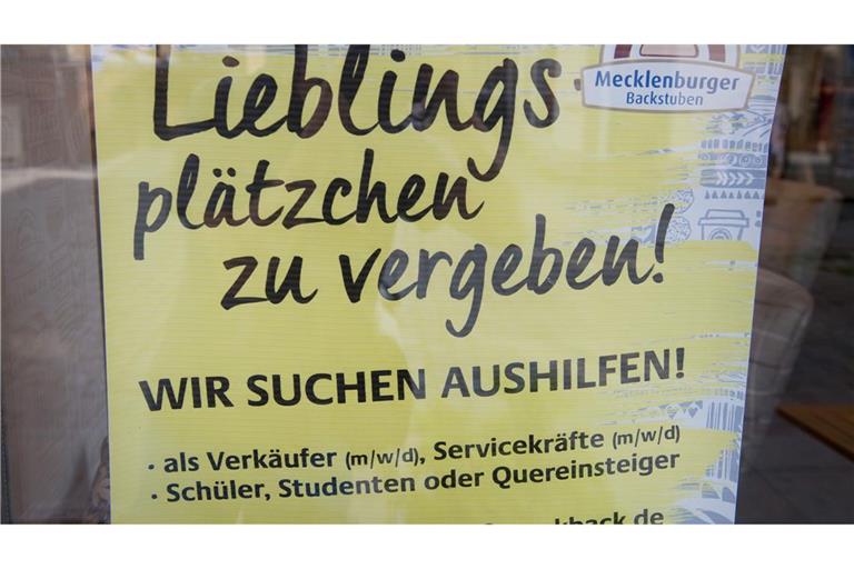 Manche Stellenanzeigen werben auch mit kreativen Sprüchen um Interessenten (Archivbild)