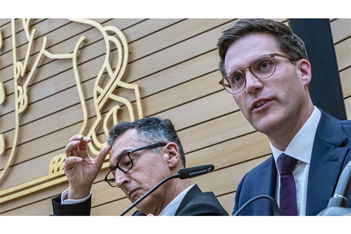 Manuel Hagel (Rechts) und die CDU gehen selbstbewusst in die Koalitionsgespräche mit den Grünen um Cem Özdemir.