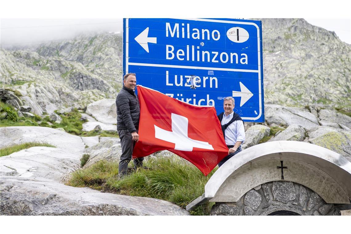 Marco Chiesa (r) und die Schweizerische Volkspartei (SVP), wollen Anwohner der Bergkantone schützen. (Archivbild)