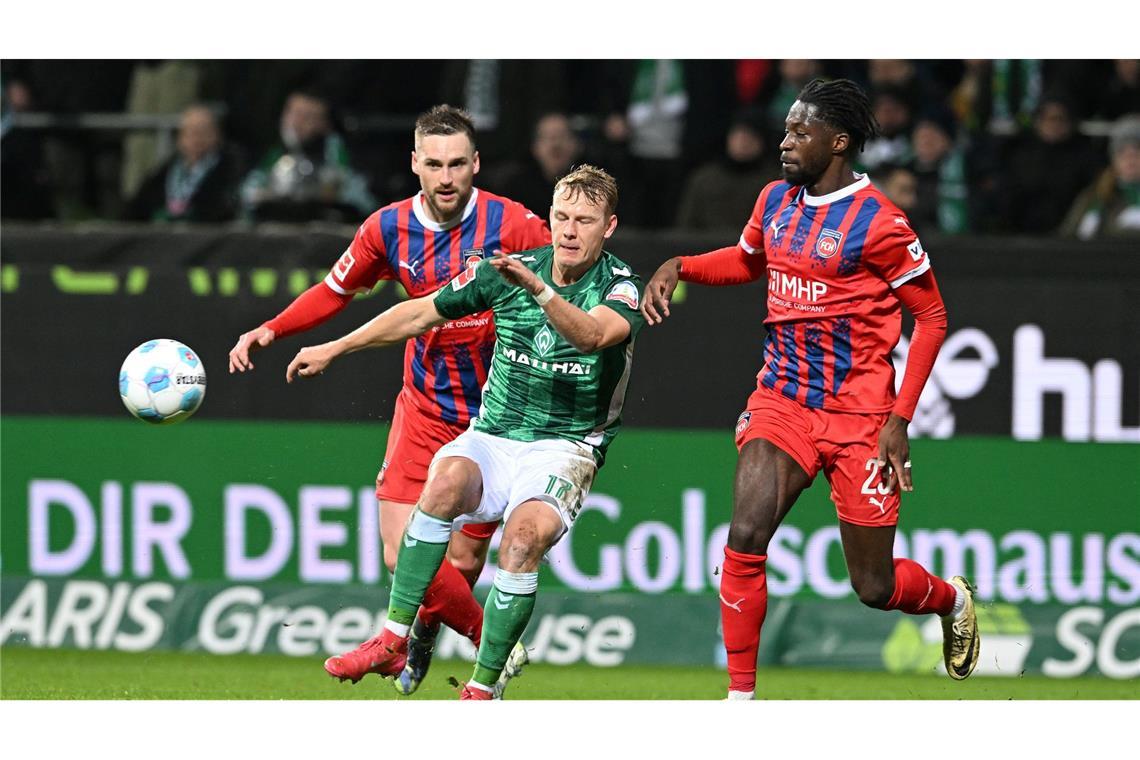 Werder gibt Sieg gegen Heidenheim noch aus der Hand Marco Grüll brachte Werder früh in Führung.