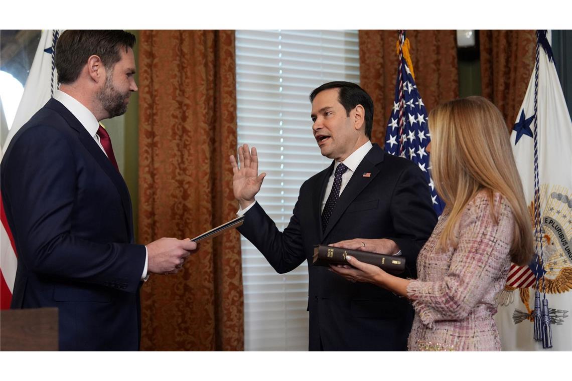 Trump testet Grenzen der Macht aus - erste Klagen Marco Rubio ist der neue US-Außenminister - und das erste Kabinettsmitglied, das bestätigt und vereidigt ist.