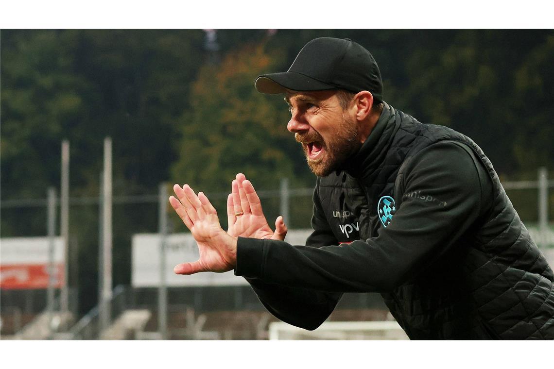So geht Marco Wildersinn mit der schwierigen Lage um Marco Wildersinn versucht von außen Einfluss zu nehmen auf das Spiel der Stuttgarter Kickers.