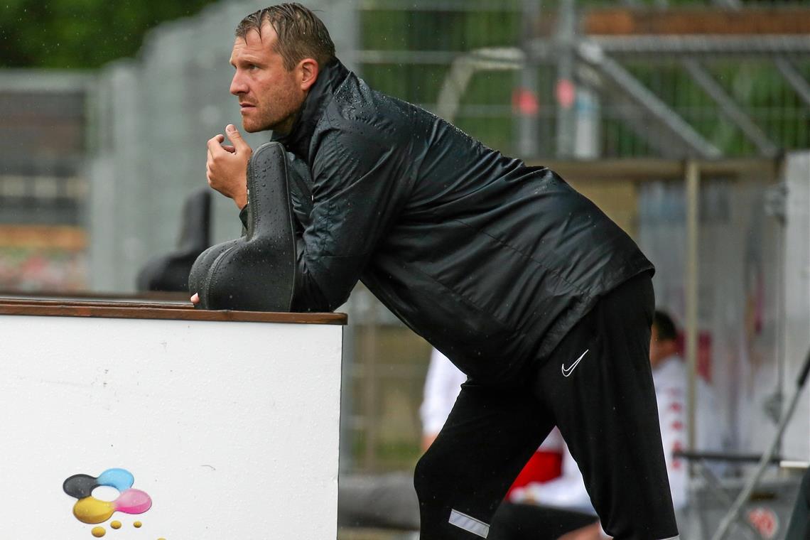 Duell mit dem Ex-Klub gibt’s nur im Internet Marcus Lauer ist beim Rückrundenauftakt nicht als Zuschauer von der Trainerbank aus, sondern nur per Livestream dabei. Foto: A. Becher