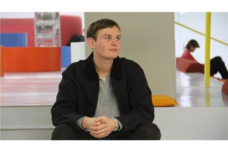 Marian Grau ist mit einem schwerbehinderten Bruder aufgewachsen, der 2010 verstarb. Ihm setzt er mit seinem Buch ein Denkmal.