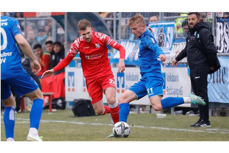 Marian Riedinger (re.)  stand von 2020 bis 2025 bei den Stuttgarter Kickers unter Vertrag. 

Baumann/Volker Müller