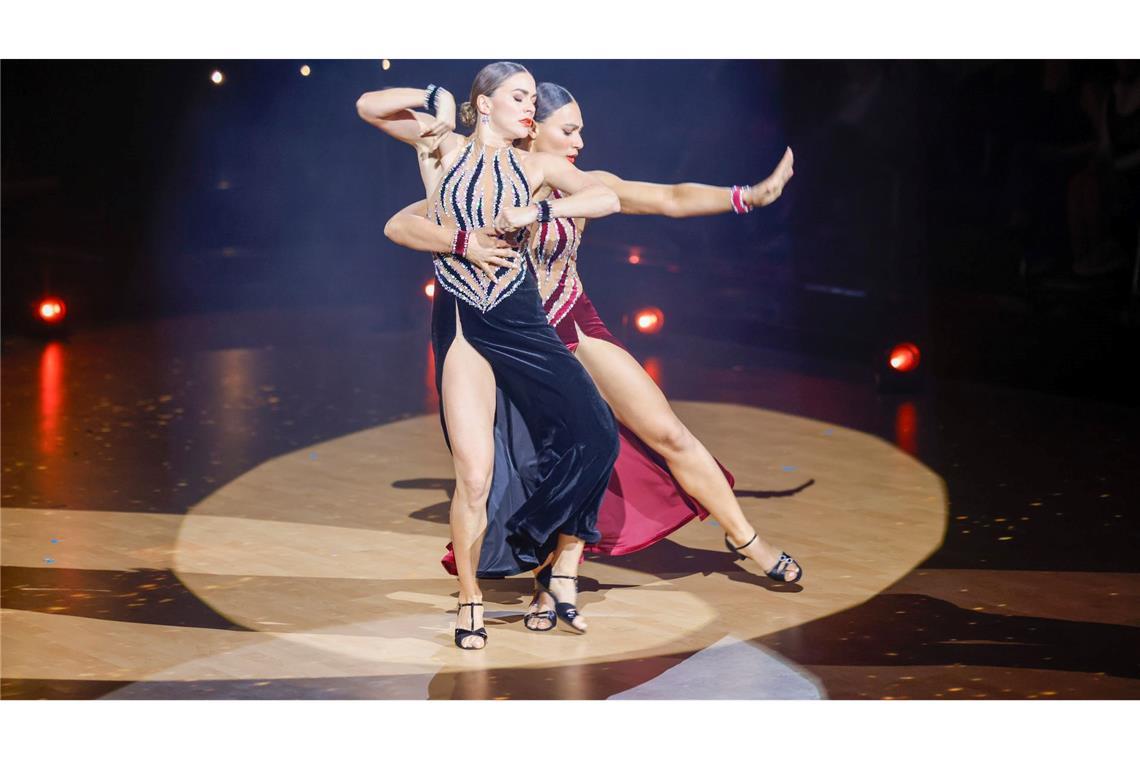 "Let's Dance": Jeanette Biedermann ist raus Marie Mouroum und Renata Lusin sorgten mit ihrem Tango für große Begeisterung.