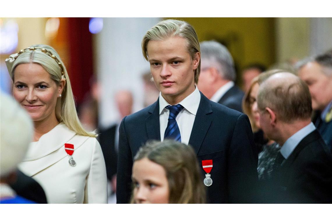 Marius Borg Høiby mit seiner Mutter, der norwegischen Kronprinzessin Mette-Marit