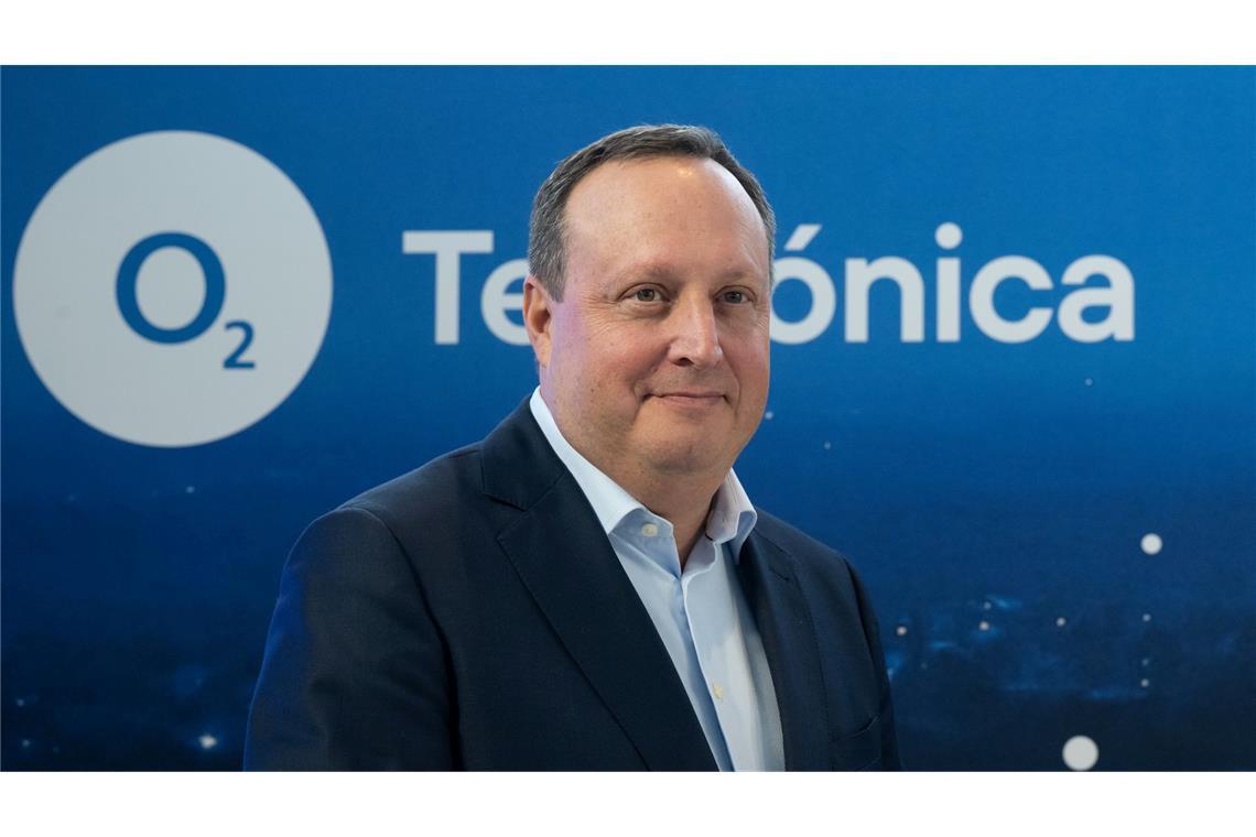 O2 hat mehr Handykunden und wirtschaftet profitabler Markus Haas, Vorstandsvorsitzender von Telefónica Deutschland, aufgenommen in der Zentrale des Mobilfunk-Anbieters O2 Telefónica.