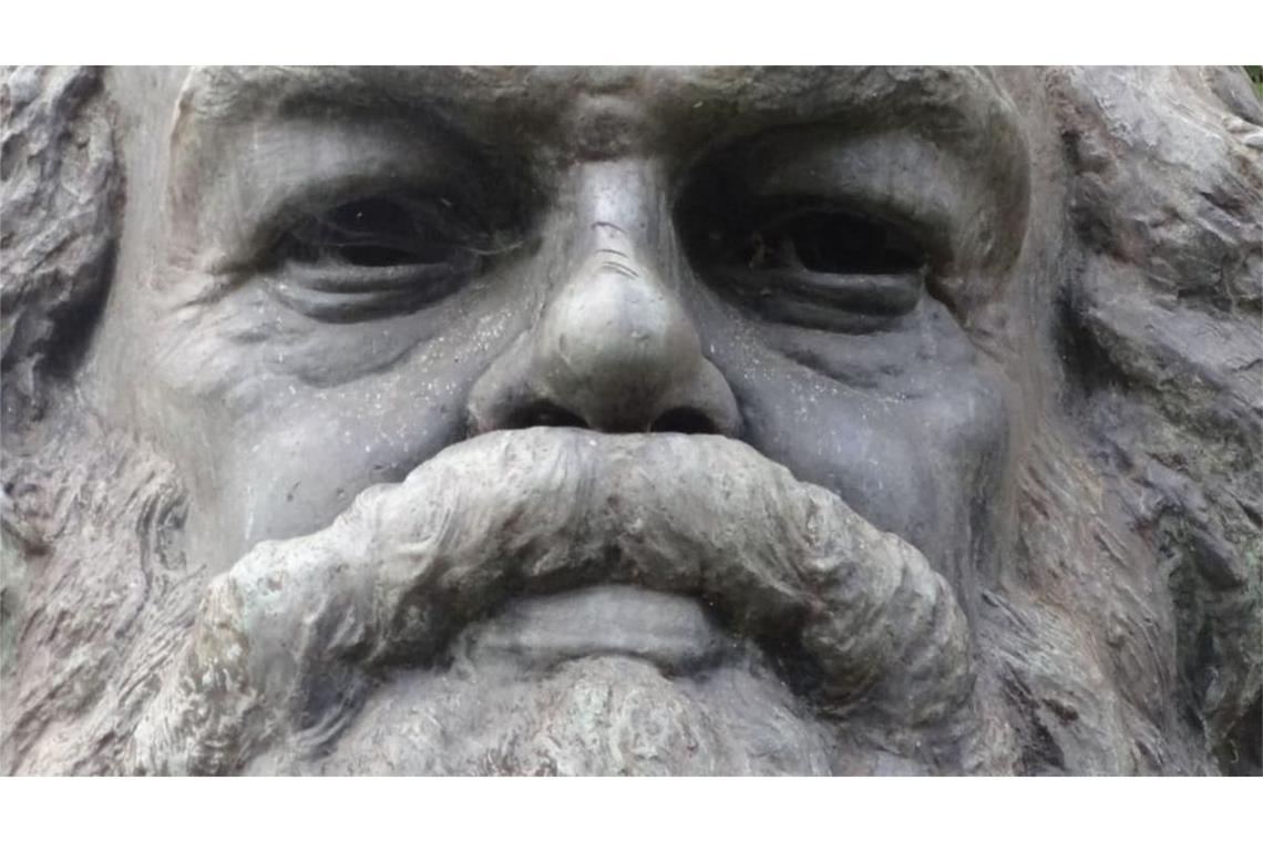 Marx hatte fest daran geglaubt, mit dem „Saubuch“ berühmt zu werden. Was die finanziellen Erträge betraf, hatte er sich dagegen nie Illusionen gemacht: „Das „Kapital“ wird mir nicht einmal so viel einbringen, als mich die Zigarren gekostet, die ich beim Schreiben geraucht.“