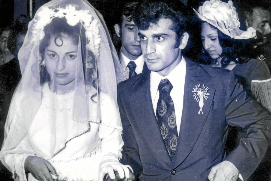 Schneidermeister trifft Schneiderin Maryam und Serkis Bayil bei ihrer Hochzeit 1972. Foto: privat