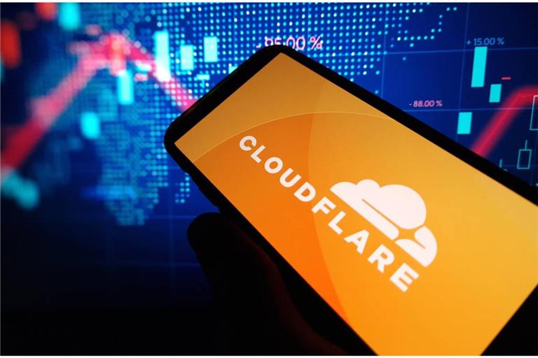 Massive technische Störung bei Cloudflare legt weltweit Dienste wie X, ChatGPT und PayPal lahm. Erfahren Sie, warum die Cloudflare-Aktie nach dem Ausfall massiv unter Druck gerät und Anleger nervös reagieren.